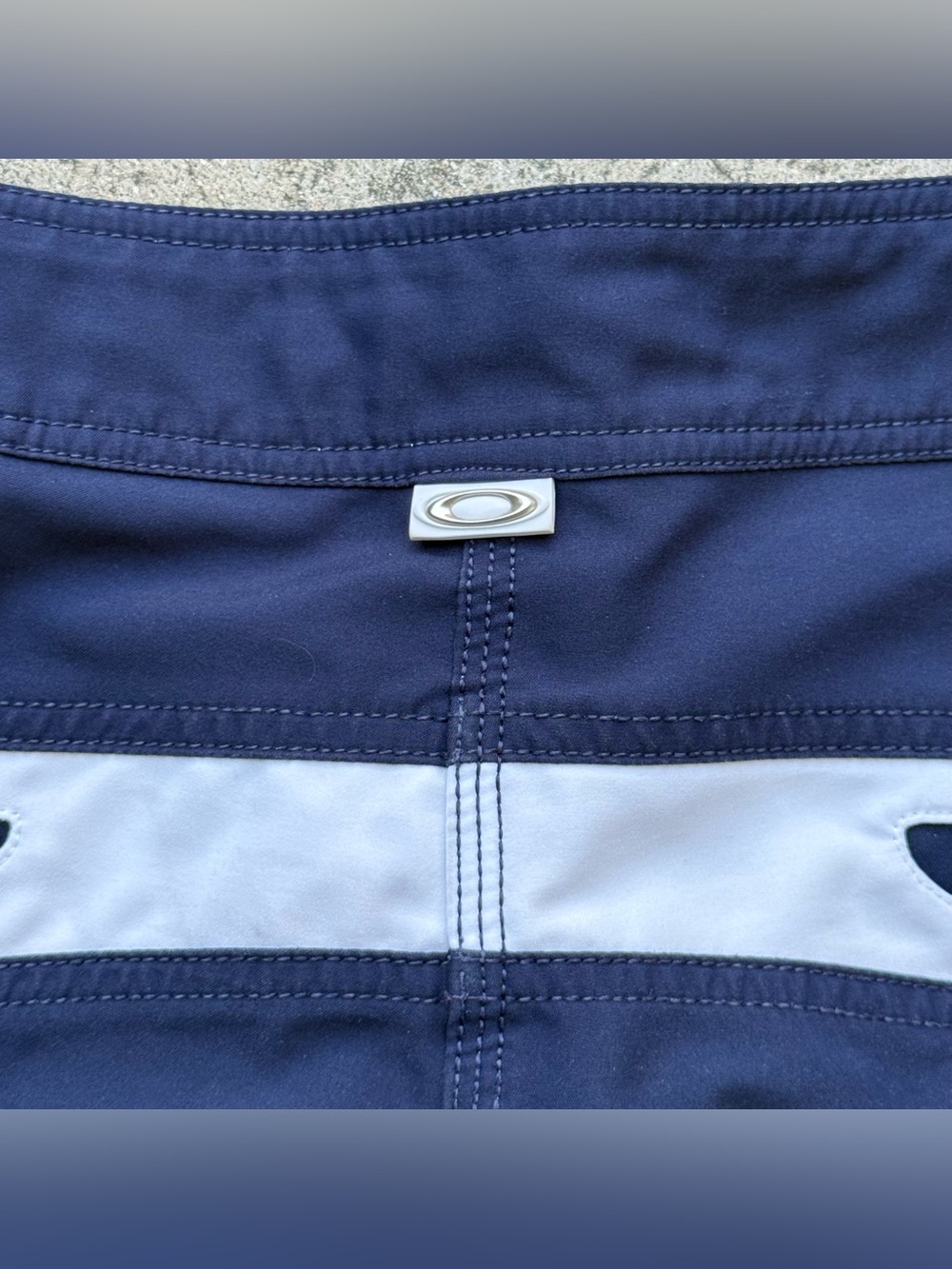 Vintage Y2K OAKLEY Board Shorts Swim Trunks Blue White Size 38 - Picture 8 of 10